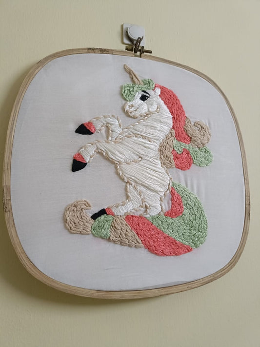Unicorn embroidery pattern pdf with instuctions - 3 sizes (8inch, 10inch, 12inch)
