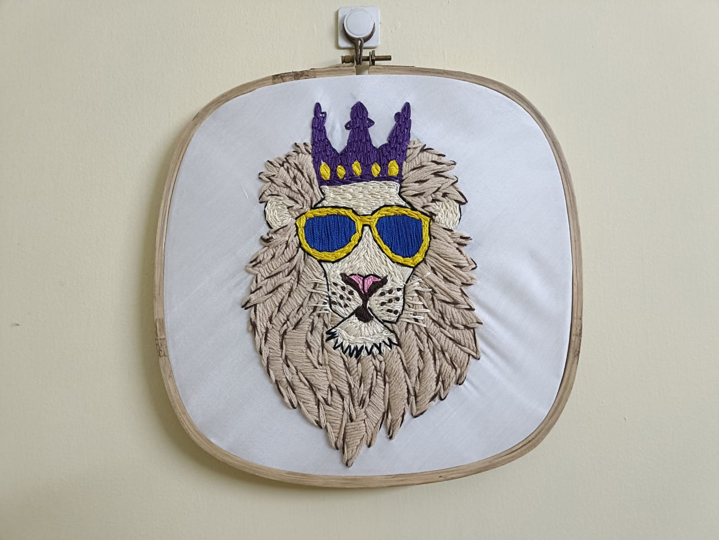 Lion with Crown Embroidery Pattern Pdf - 3 sizes (8 inches, 10 inches, 12 inches)