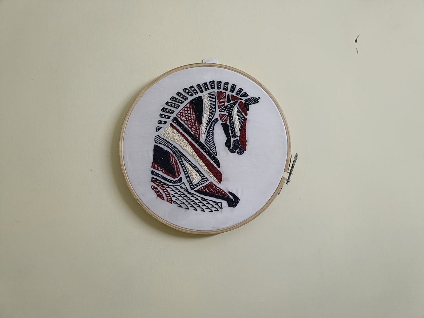 Horse embroidery pattern pdf with instructions - 3 sizes (8inch, 10inch, 12inch)