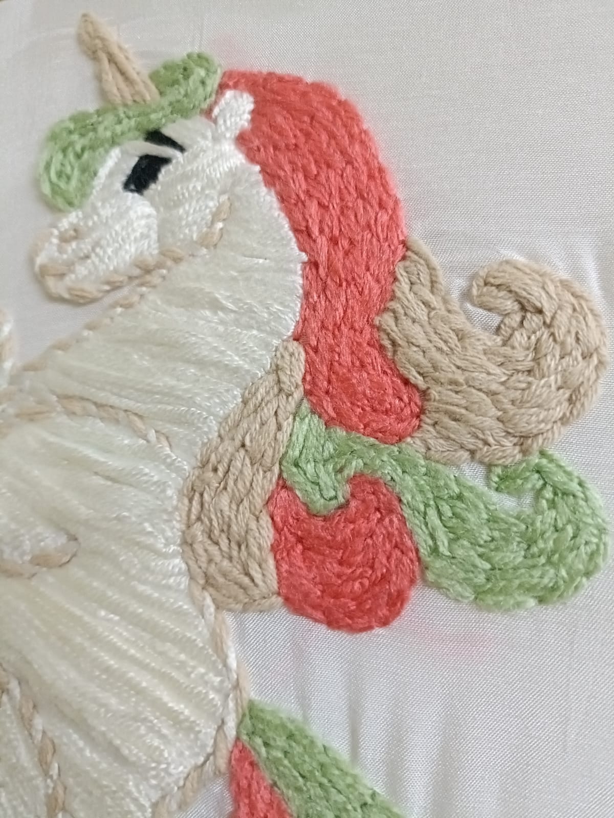 Unicorn embroidery pattern pdf with instuctions - 3 sizes (8inch, 10inch, 12inch)