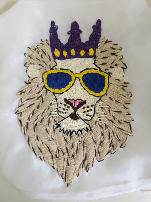Lion embroidery with hoop - 10 inches
